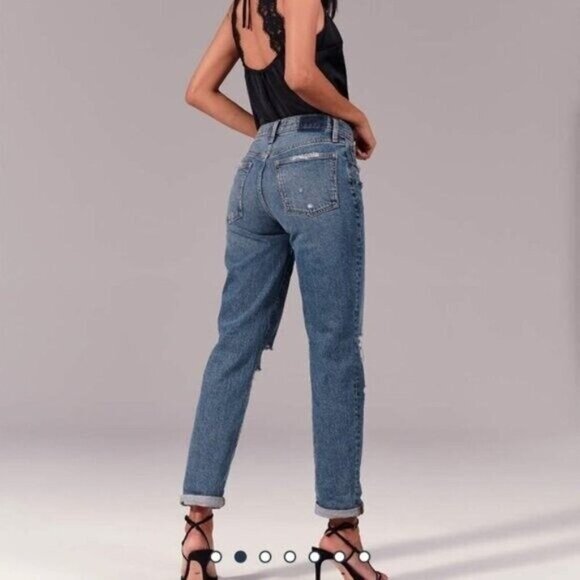 Abercrombie & Fitch Size 4S Short Mid Rise Boyfriend Jean Medium Wash Ripped - Picture 2 of 2